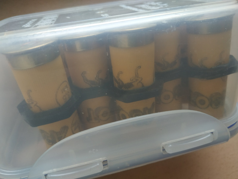 Mesh insert for flexible packaging smooth-bore cartridges