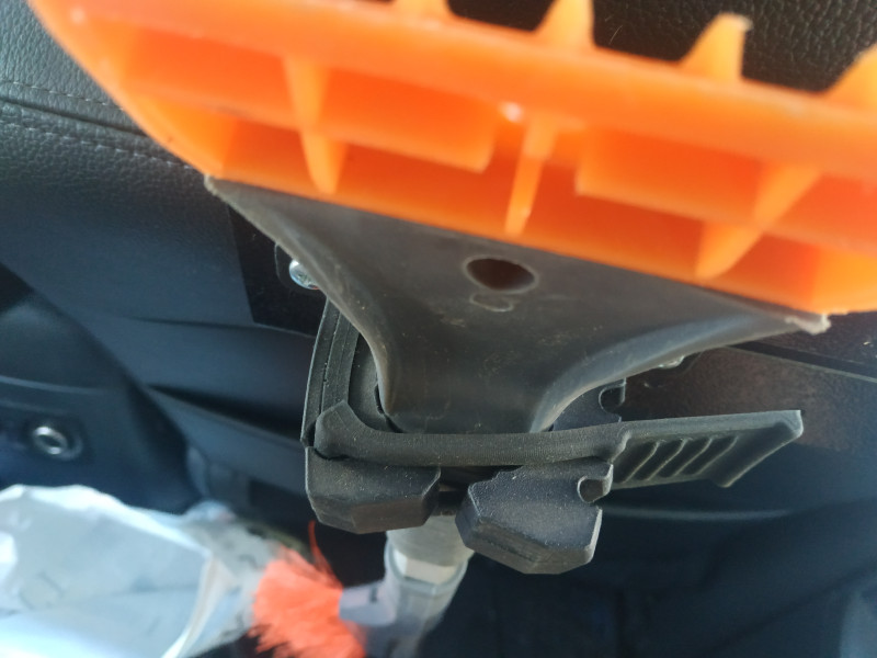 Headrest holder (33-40 mm)