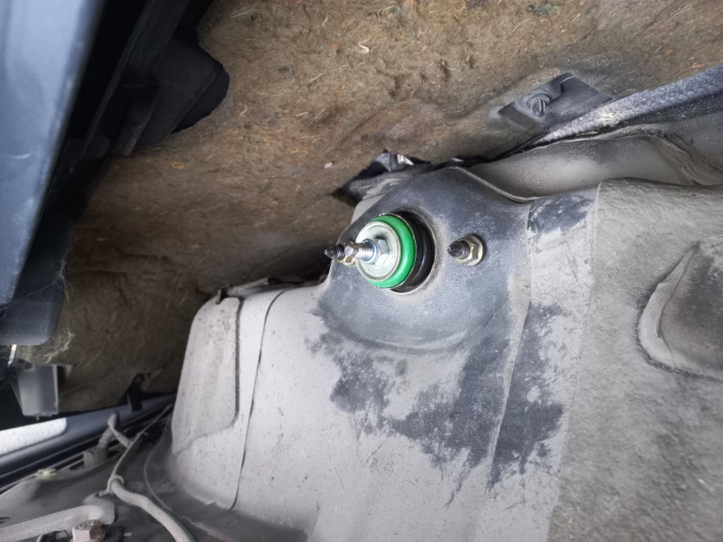 Shock absorber upper bushing, rear suspension