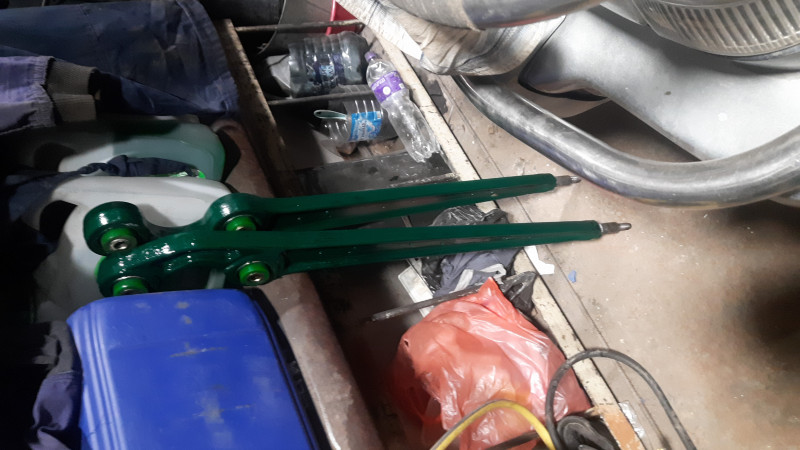 Rear axle rod silent block (pressed-in)