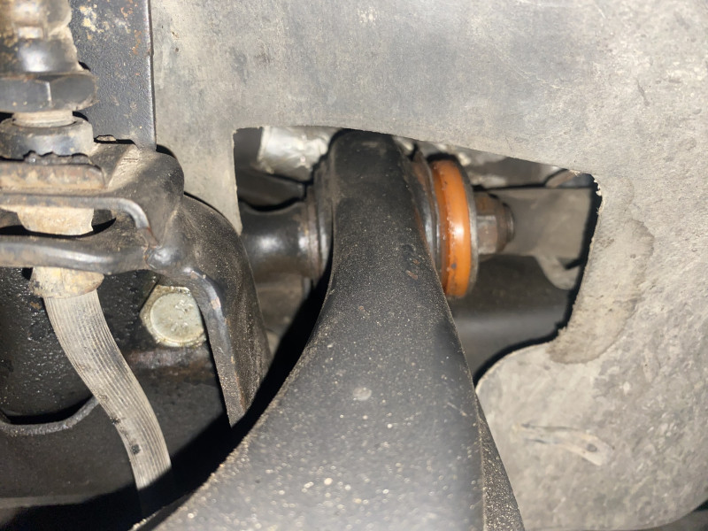 Upper control arm silent blocks set, front suspension (2 pcs.).
