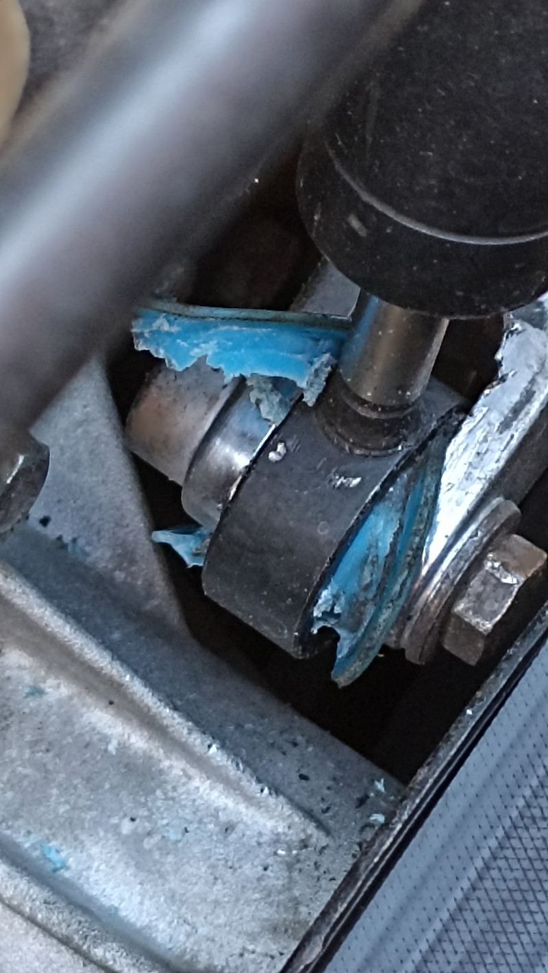 Shock absorber bushing (for belt idler)