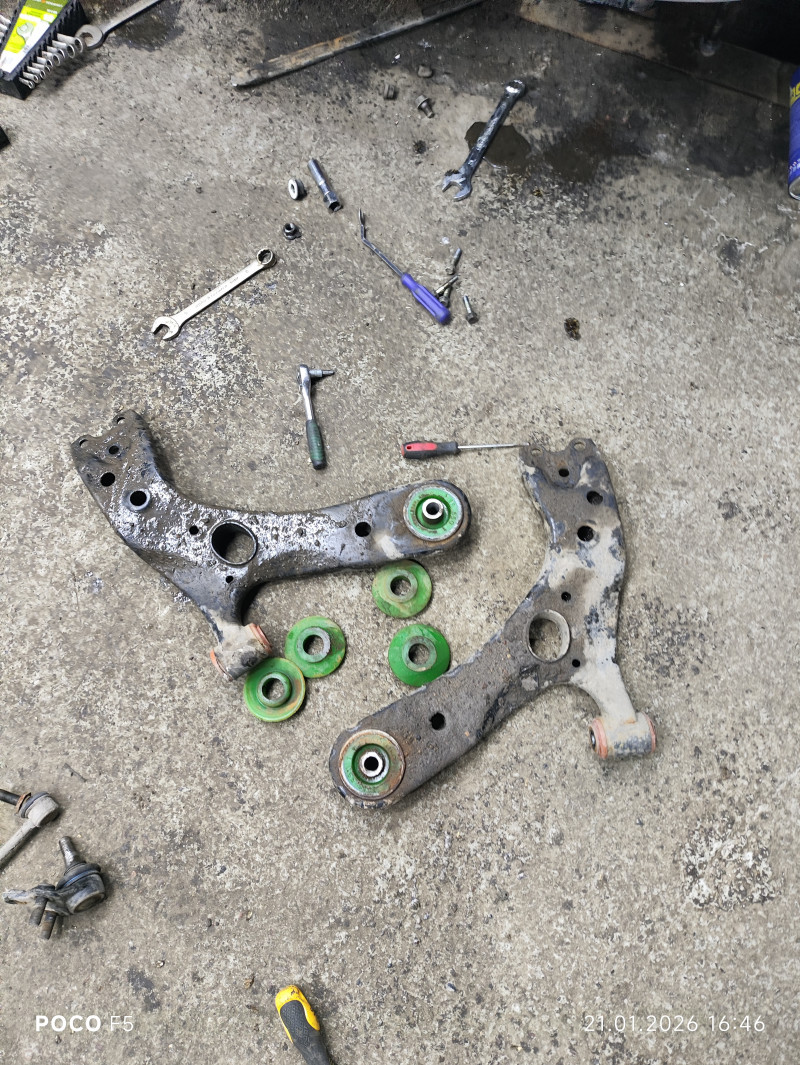 Lower control arm rear silent block, front suspension (caster kit)